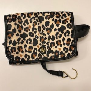 Travel toiletry bag